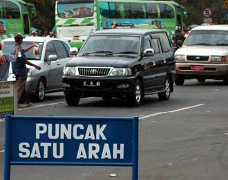  Jadwal Buka-Tutup Arus Lintas Kawasan Puncak Bogor 14 Desember 2014